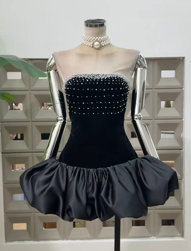 Einfaches trägerloses Partykleid Etui Schwarz Geburtstagskleid Ärmelloses Satin-Heimkehrkleid ED08288