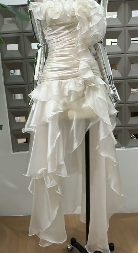 Einfaches trägerloses Partykleid Etui-Elfenbeinkleid zum Geburtstag Ärmelloses Chiffon-Heimkehrkleid ED08289