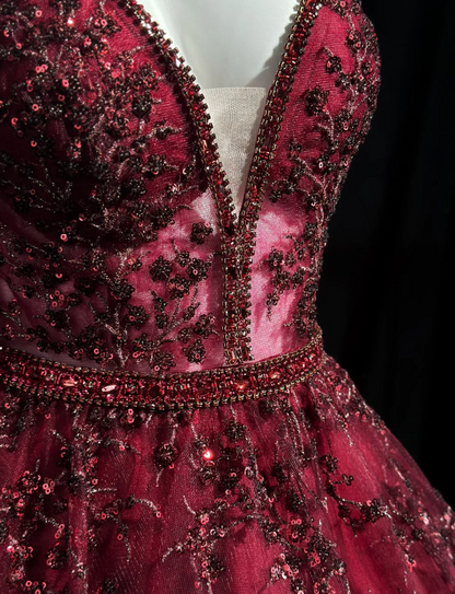 Wunderschönes Spaghettiträger-Partykleid A-Linie Burgund Geburtstagskleid Ärmelloses Applikationen Tüll Abschlussballkleid ED08290