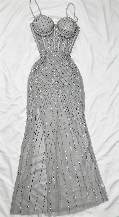 Elegantes graues Abschlussballkleid Spaghettiträger Etui Chiffon Pailletten Langes Abendkleid mit Schlitz ED08311