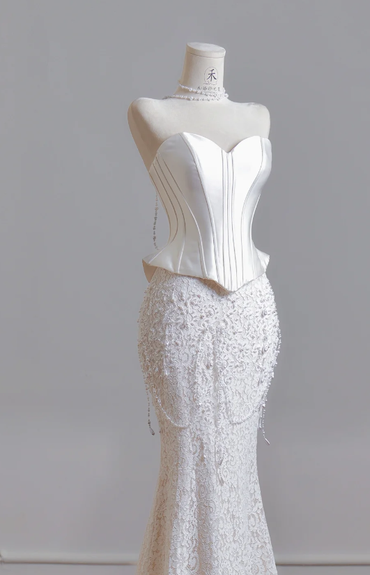 Robe de mariée sirène chic en satin et dentelle pour mariée ED08325