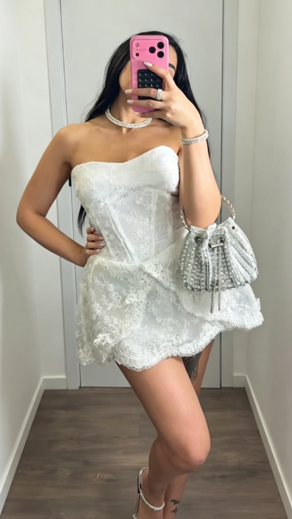 Robe de soirée courte moulante sans bretelles en dentelle blanche sexy pour anniversaire ED08334