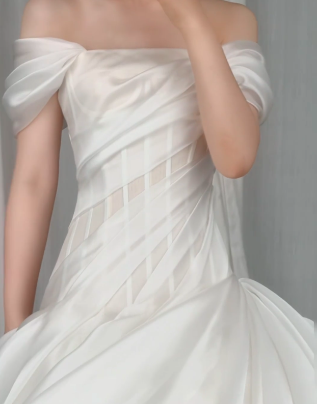 Classy White Wedding Dress Off-shoulder Sheath Bridal Gown Tulle Bridal Dress ED08359