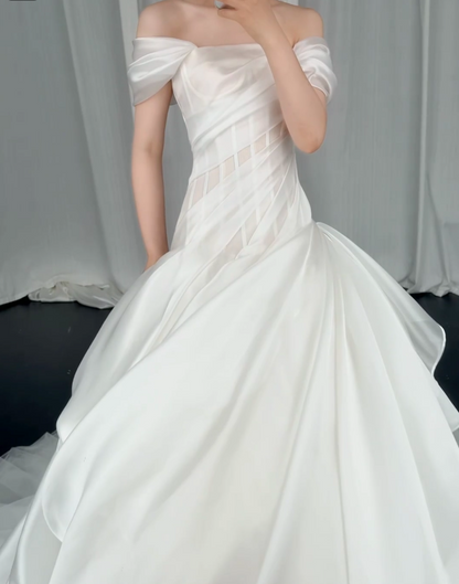 Classy White Wedding Dress Off-shoulder Sheath Bridal Gown Tulle Bridal Dress ED08359
