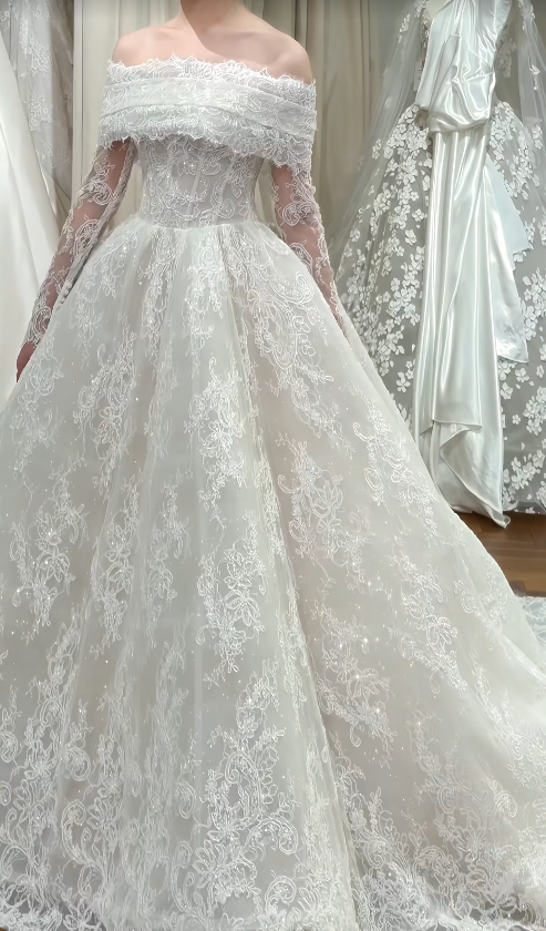 Classy White Wedding Dress Off-shoulder A-Line Bridal Gown Lace Bridal Dress ED08360
