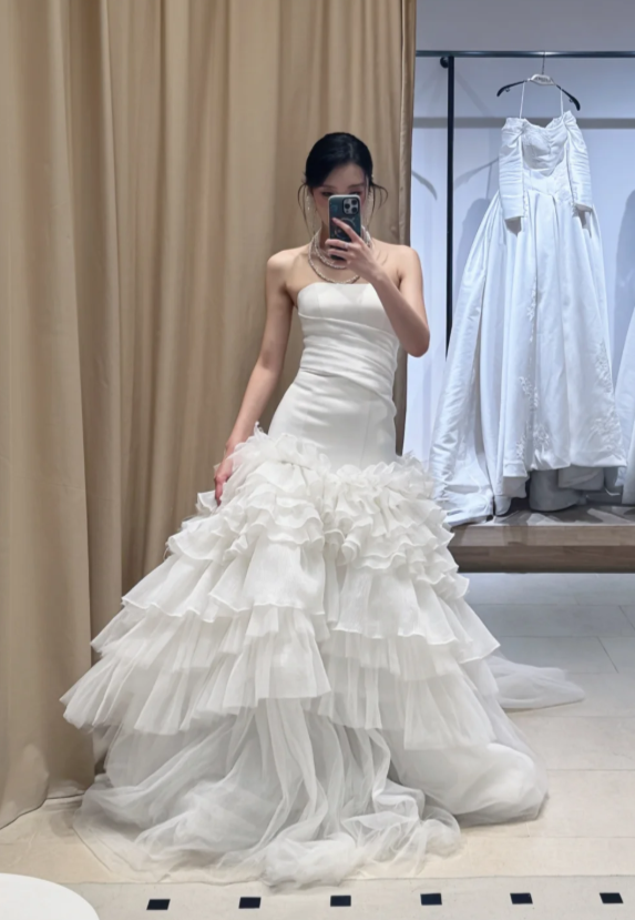 Classy White Wedding Dress Strapless Sheath Bridal Gown Tulle Bridal Dress ED08361