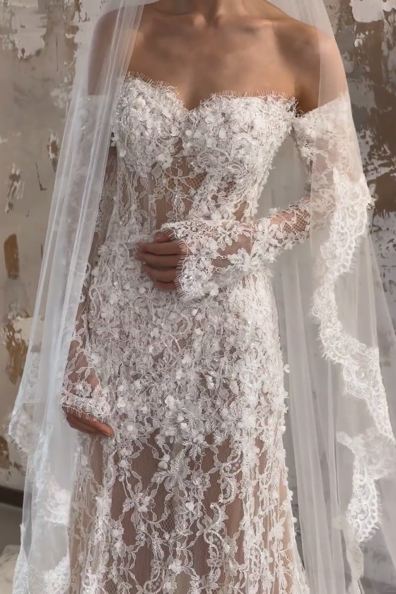 Classy White Wedding Dress Off-shoulder Sheath Bridal Gown Applique Lace Bridal Dress ED08363