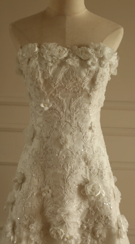 Classy White Wedding Dress Strapless A-Line Bridal Gown Applique Tulle Bridal Dress ED08369