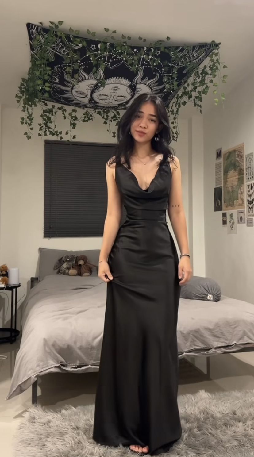 Simple V-neck Sheath Satin Evening Dress Black Prom Dress ED08503