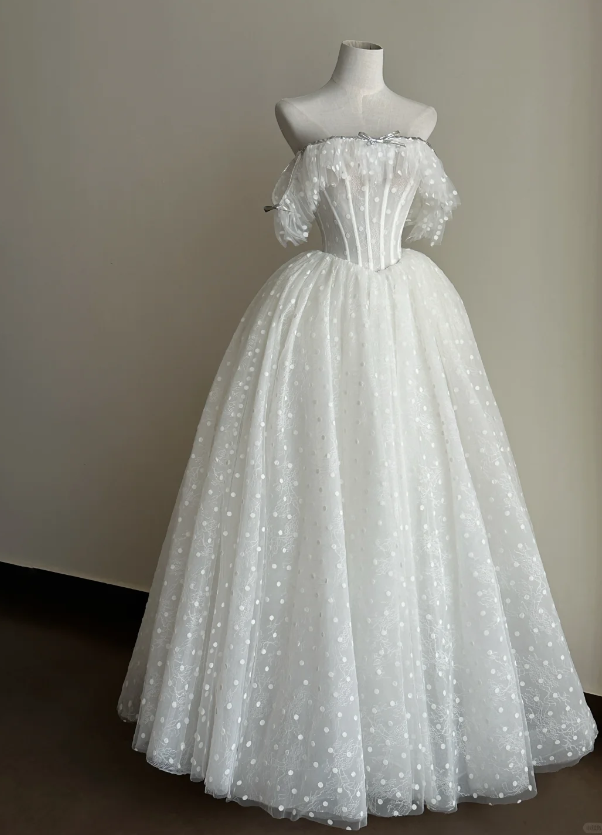 Elegant Off-shoulder A-Line Wedding Dress Tulle Bridal Dress White Bridal Gown ED08662