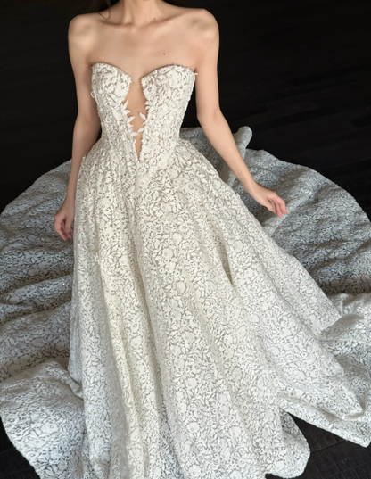 Chic Sweetheart A-Line Wedding Dress Tulle Applique Bridal Dress White Bridal Gown ED08673