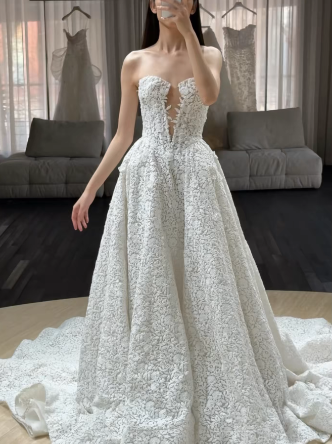 Chic Sweetheart A-Line Wedding Dress Tulle Applique Bridal Dress White Bridal Gown ED08673