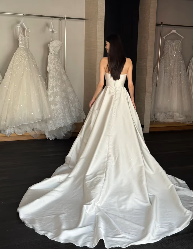 Chic Sweetheart A-Line Wedding Dress Satin Bridal Dress White Bridal Gown ED08674
