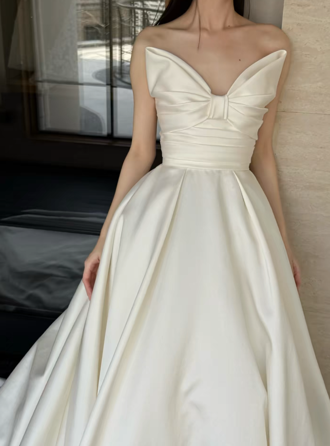 Chic Sweetheart A-Line Wedding Dress Satin Bridal Dress White Bridal Gown ED08674