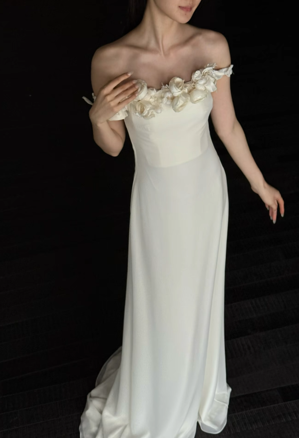 Chic Strapless Sheath Wedding Dress Chiffon Bridal Dress White Bridal Gown ED08675
