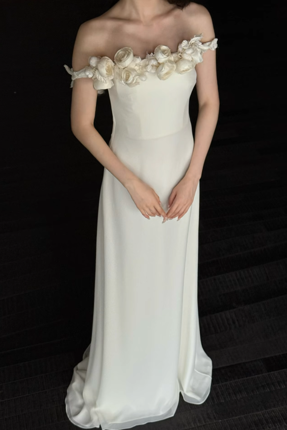 Chic Strapless Sheath Wedding Dress Chiffon Bridal Dress White Bridal Gown ED08675