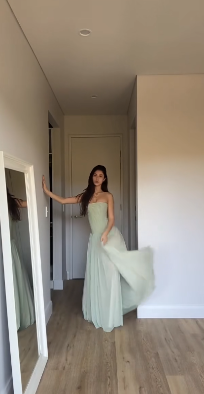 Elegantes grünes langes Abendkleid trägerlos Scheide Tüll Ballkleid ED08720