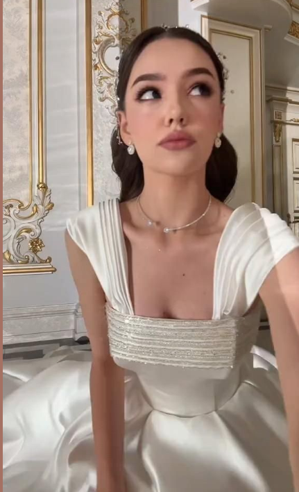 Elegantes weißes langes Abendkleid mit Trägern A-Linie Satin Ballkleid ED08725