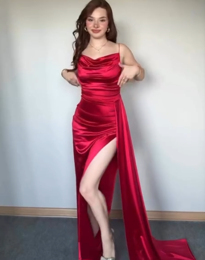 Robe de soirée rouge simple, bretelles spaghetti, coupe fourreau en satin, pour le bal de promo ED08773