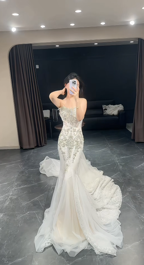 Schlichtes weißes Hochzeitskleid Sweetheart Meerjungfrau Brautkleid Tüll Perlen Brautkleid ED08780
