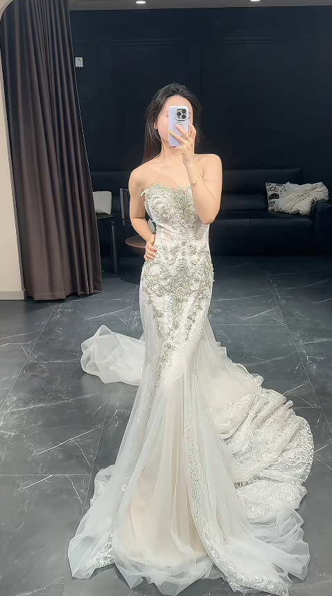 Schlichtes weißes Hochzeitskleid Sweetheart Meerjungfrau Brautkleid Tüll Perlen Brautkleid ED08780