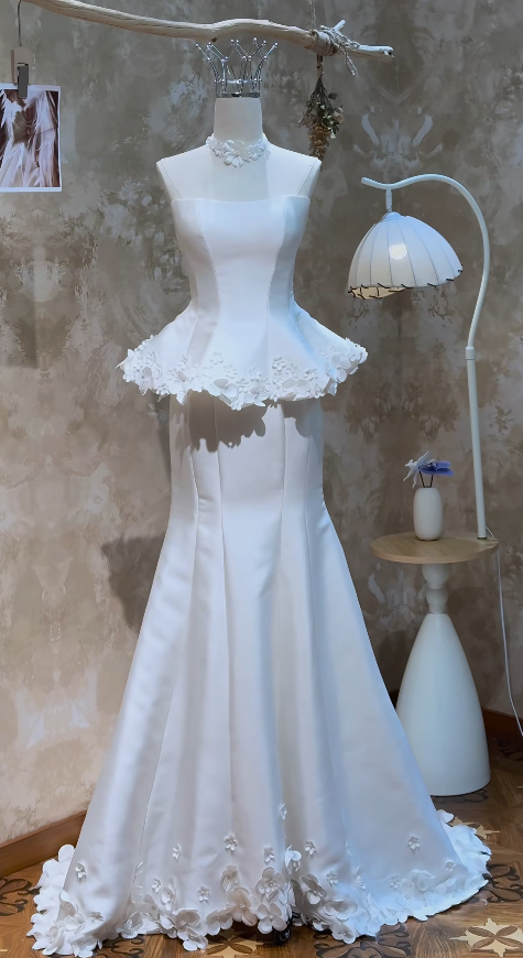 Robe de mariée fourreau blanche modeste Robe de mariée bustier en satin ED08820