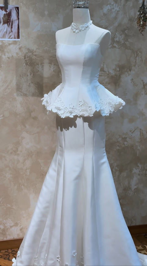 Robe de mariée fourreau blanche modeste Robe de mariée bustier en satin ED08820