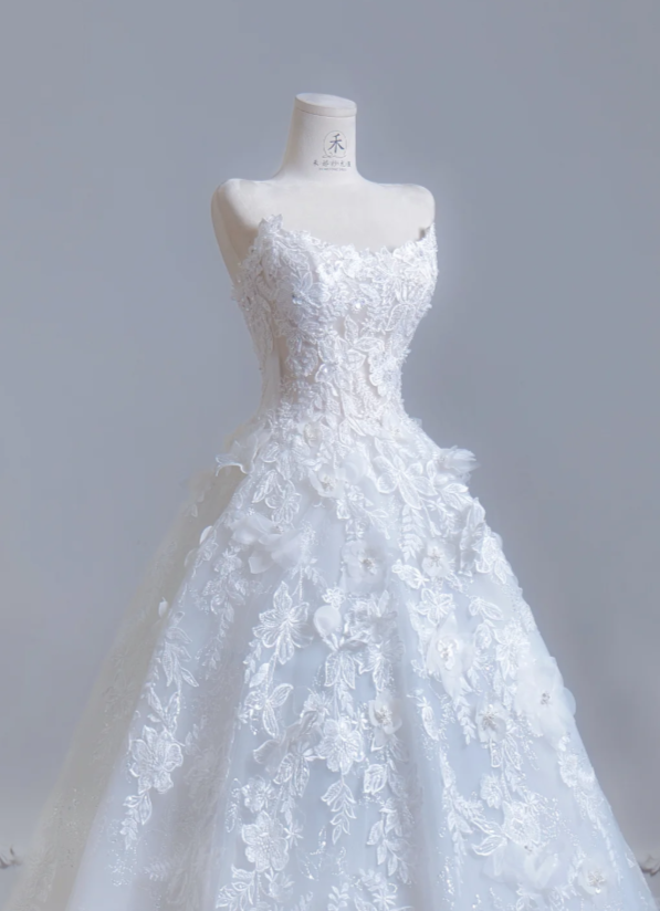 Modest White A-Line Wedding Dress Strapless Bridal Gown Tulle Applique Bridal Dress ED08821