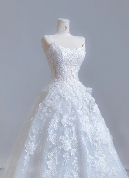 Modest White A-Line Wedding Dress Strapless Bridal Gown Tulle Applique Bridal Dress ED08821
