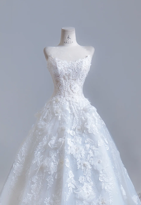 Modest White A-Line Wedding Dress Strapless Bridal Gown Tulle Applique Bridal Dress ED08821