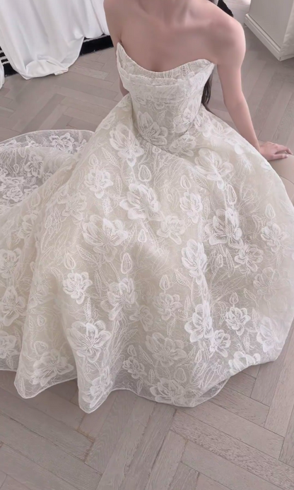 Modest White A-Line Wedding Dress Sweetheart Bridal Gown Lace Applique Bridal Dress ED08824