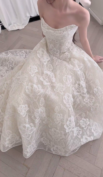 Modest White A-Line Wedding Dress Sweetheart Bridal Gown Lace Applique Bridal Dress ED08824