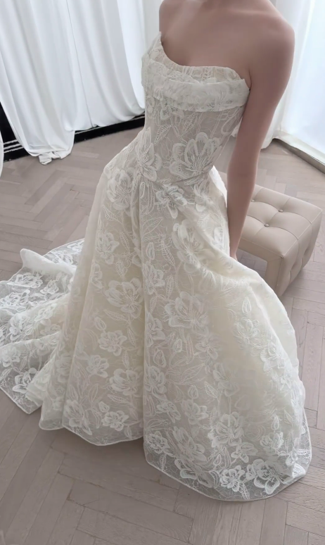 Modest White A-Line Wedding Dress Sweetheart Bridal Gown Lace Applique Bridal Dress ED08824