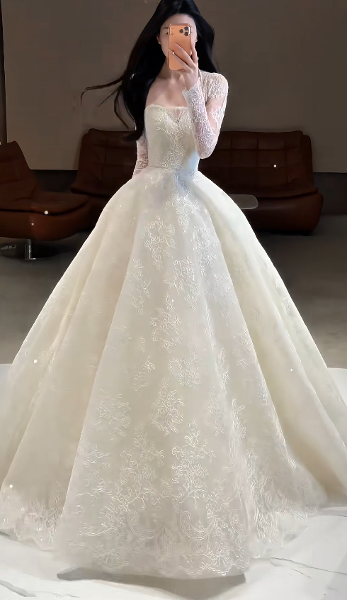 Timeless Strapless White Wedding Dress Tulle Appliques Bridal Dress A-Line Bridal Gown ED08865