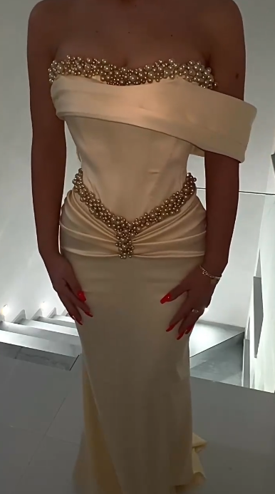 Robe de soirée longue simple en satin, fourreau asymétrique à une épaule pour le bal de promo ED08936