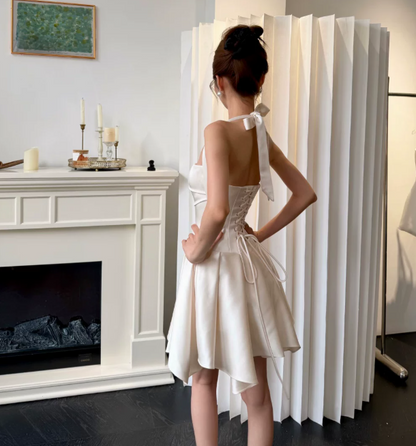 Elegantes weißes Geburtstagskleid Neckholder A-Linie Hoco-Kleid Satin Abschlussfeier Kleid ED08949