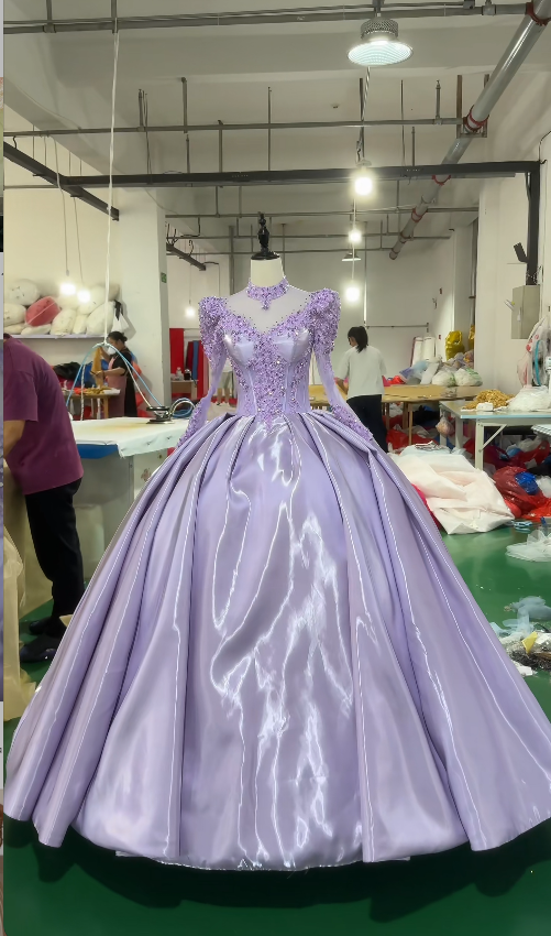 Magnifique Robe de Soirée Violette pour 16 Ans en Satin, Robe de Bal de Quinceanera, Robe de Princesse Cœur ED08999