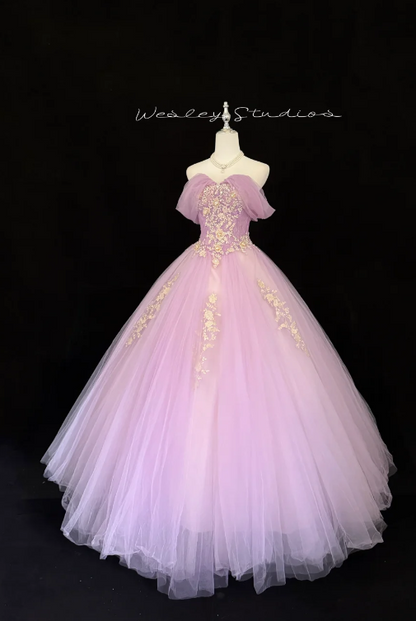 Gorgeous Pink Sweet 16 Dress Tulle Ball Gown Quinceanera Dress Off-shoulder Princess Dress ED09000
