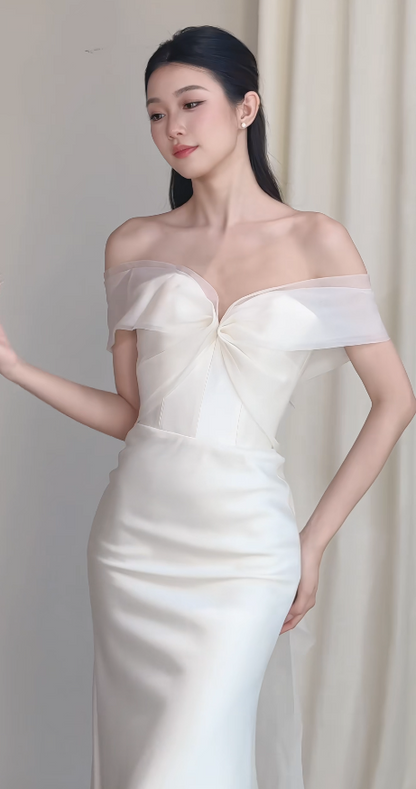 Bescheidenes schulterfreies Meerjungfrauen-Hochzeitskleid Satin Brautkleid Weißes Brautkleid ED09007