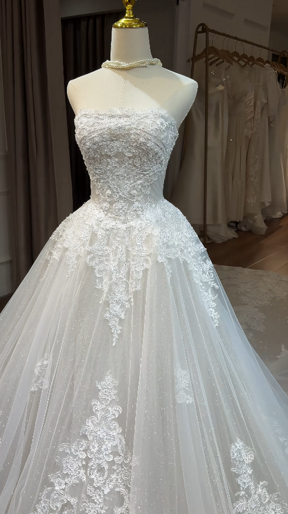Bescheidenes trägerloses A-Linien-Brautkleid aus Spitze und Tüll Weißes Brautkleid ED09009