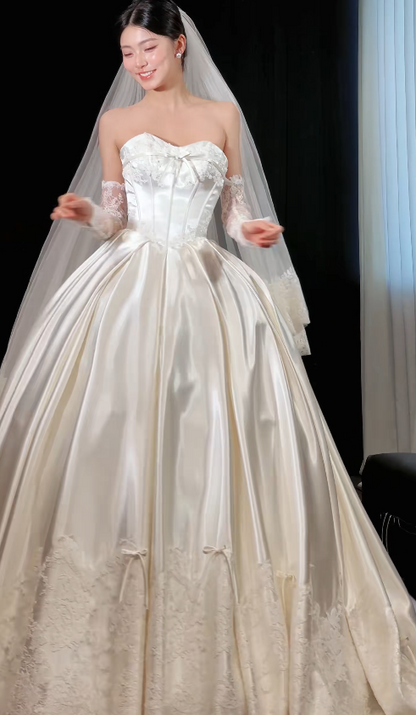 Timeless Strapless White Wedding Dress A-Line Bridal Gown Satin Appliques Bridal Dress ED09042