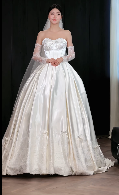 Timeless Strapless White Wedding Dress A-Line Bridal Gown Satin Appliques Bridal Dress ED09042