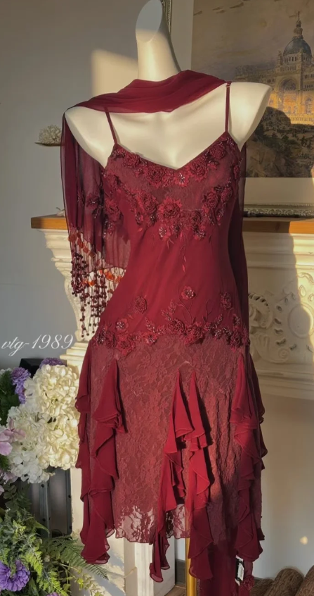 Chic Burgundy Hoco Dress Spaghetti Straps Sheath Birthday Dress Beaded Chiffon Party Dress  ED09053