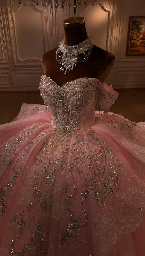 Gorgeous Pink Quinceanera Dress Off-shoulder Ball Gown Tulle Sweet 16 Dress ED09056