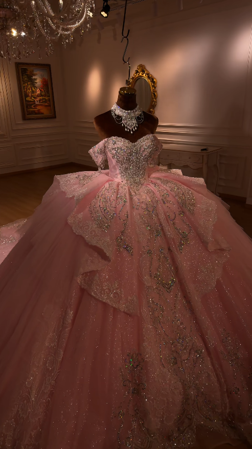 Gorgeous Pink Quinceanera Dress Off-shoulder Ball Gown Tulle Sweet 16 Dress ED09056