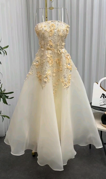 Chic Yellow Prom Dress Strapless A-Line Tulle Applique Long Evening Dress ED09072