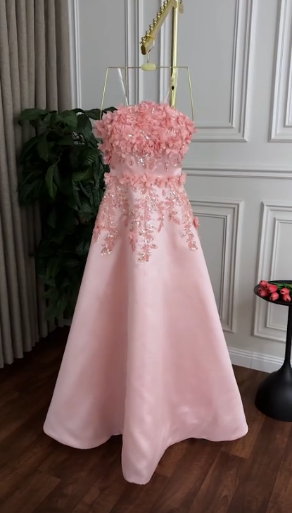 Chic Pink Prom Dress Strapless A-Line Satin Applique Long Evening Dress ED09073