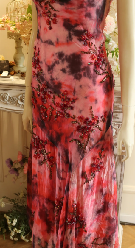 Elegantes rotes Ballkleid, Scheide, Perlenstickerei, langes Abendkleid, V-Ausschnitt, florales Chiffonkleid für Party ED09113