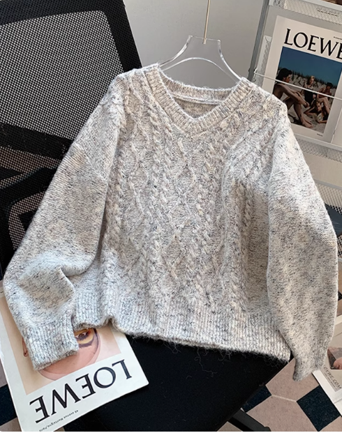 Kurzer Pullover mit V-Ausschnitt und Retro-Twist ED0913