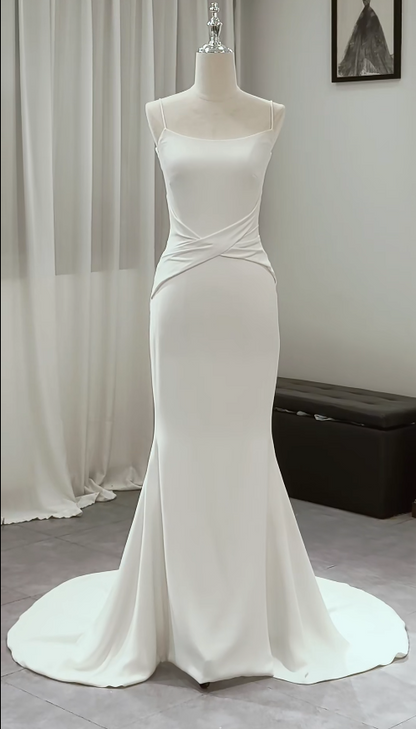 Robe de mariée sirène simple en mousseline blanche à fines bretelles ED09142